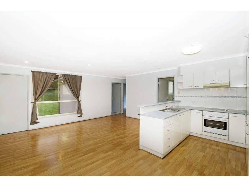 8 Yarrat Place, Wauchope NSW 2446