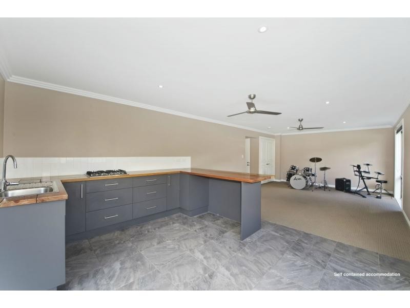 2 Riverbreeze Drive, Wauchope NSW 2446