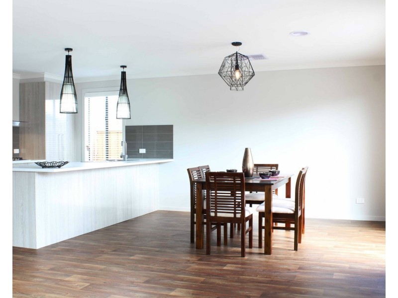 90 Linsell Boulevard, Cranbourne VIC 3977