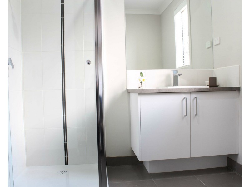 90 Linsell Boulevard, Cranbourne VIC 3977