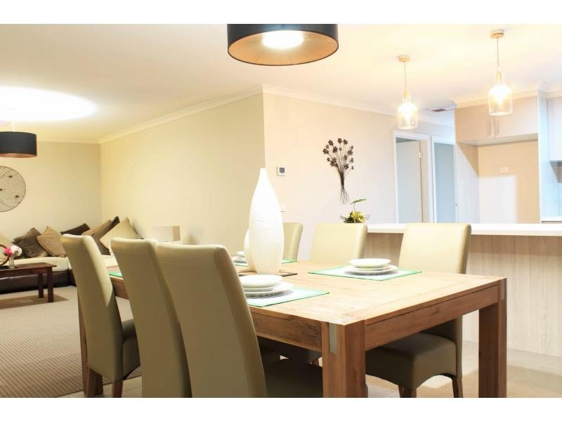 L433 BARLEY Crescent, Clyde North VIC 3978