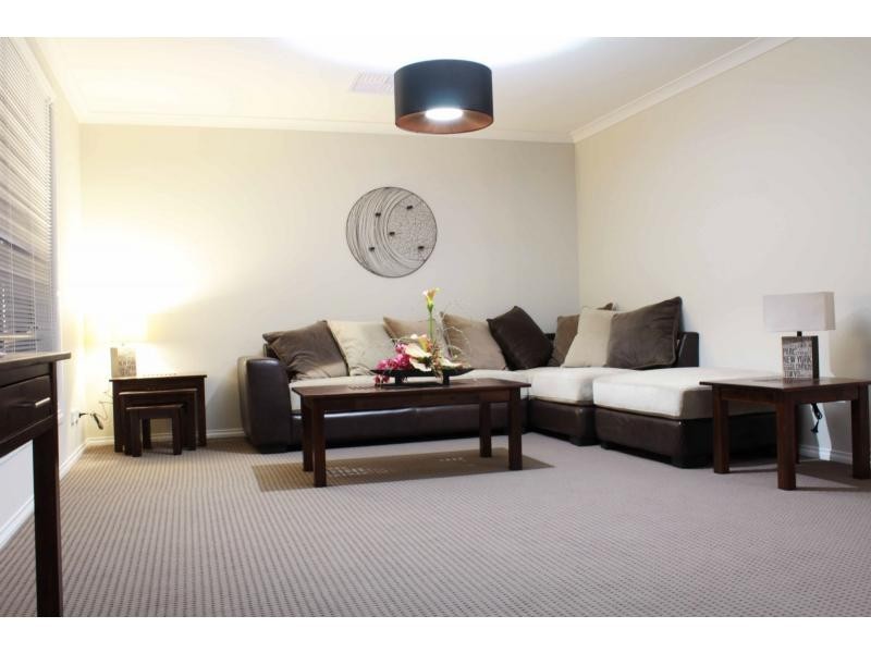 L433 BARLEY Crescent, Clyde North VIC 3978