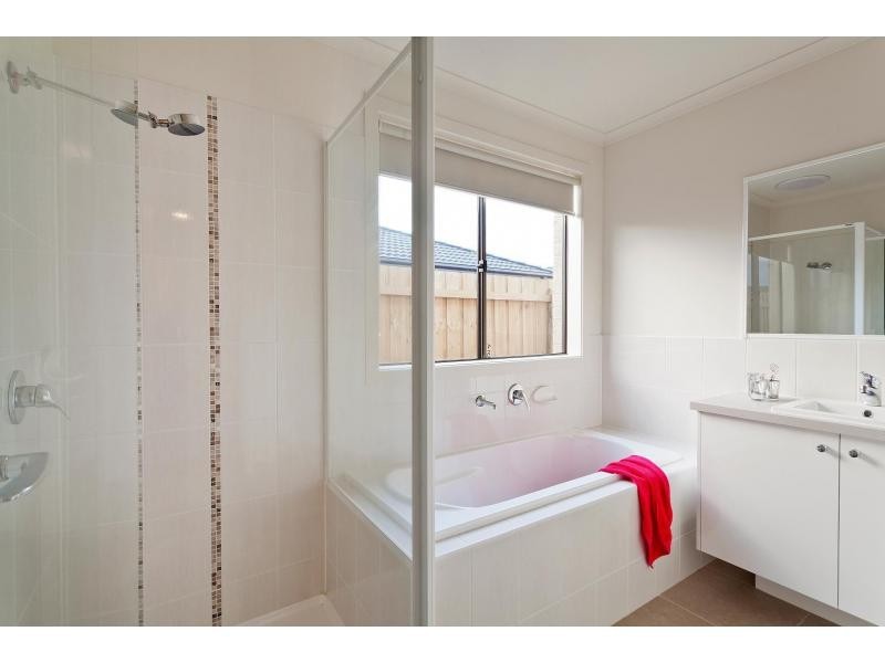 L2009 Palamino Avenue, Clyde North VIC 3978