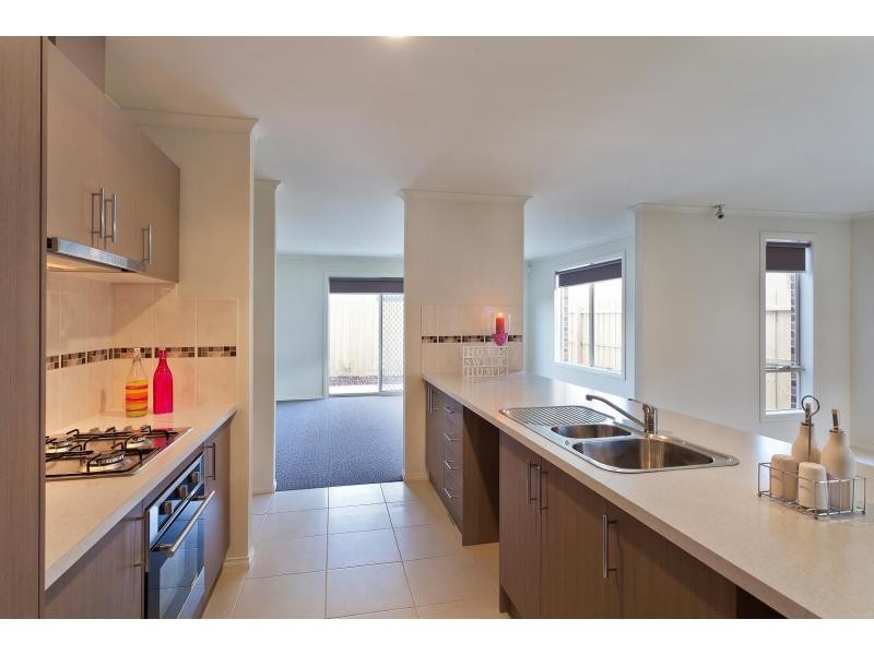 L2044 Yearling Crescent, Clyde North VIC 3978