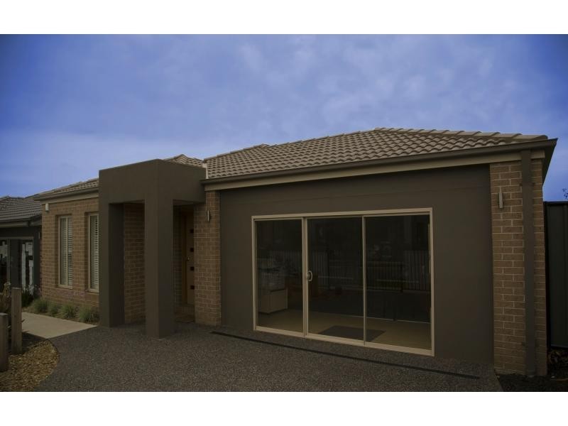 23 Waler Circuit, Selandra Rise, Clyde North VIC 3978