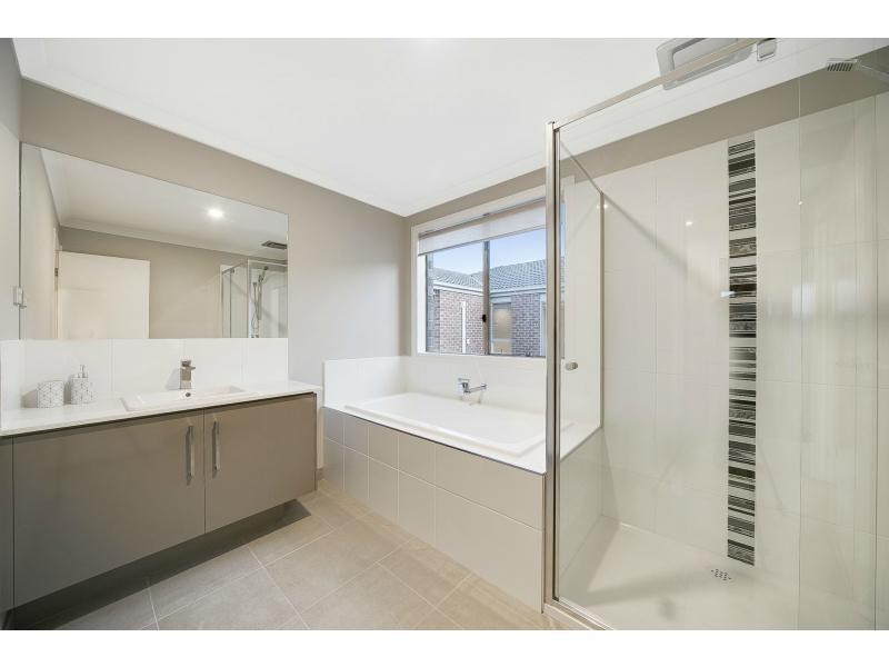 L1222 Mossey Crescent, Cranbourne East VIC 3977