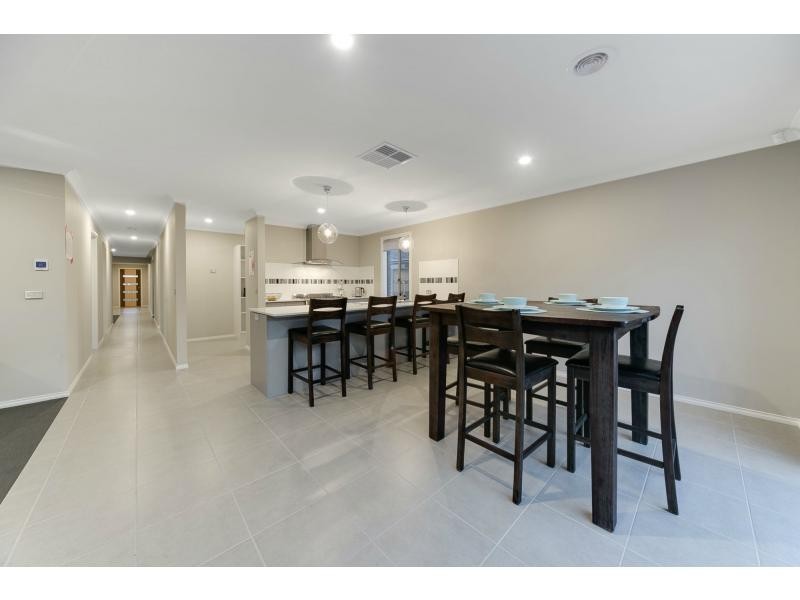L4125 Brand New Clydevale Estate, Clyde North VIC 3978