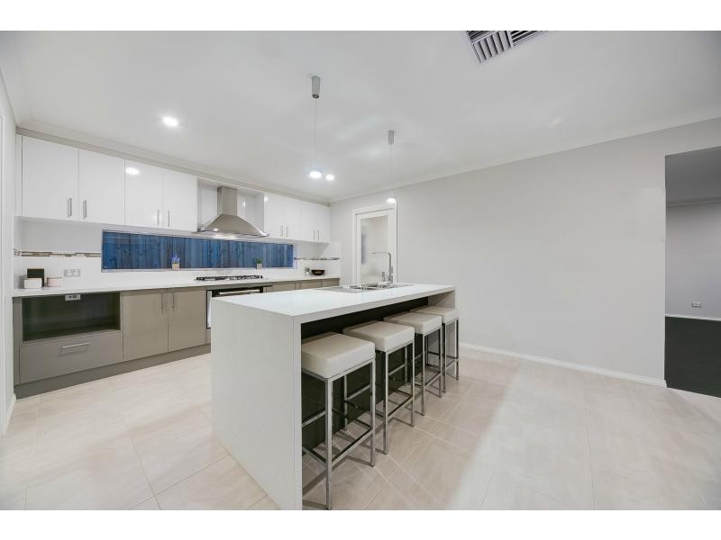 L829 Waterman Drive, Clyde North VIC 3978