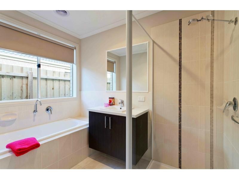 L1118 Lakeland Boulevard, Lakeland, Pakenham VIC 3810