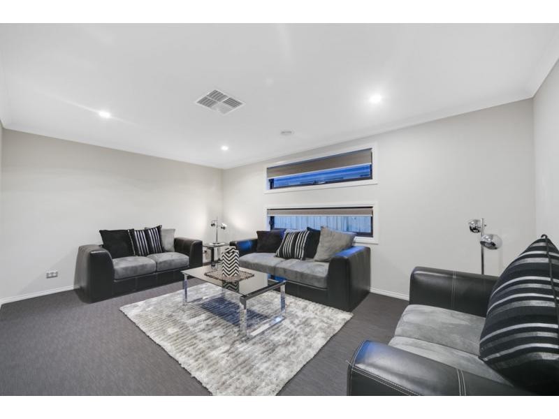 L2007 Moxham Drive, Highgrove, Clyde North VIC 3978