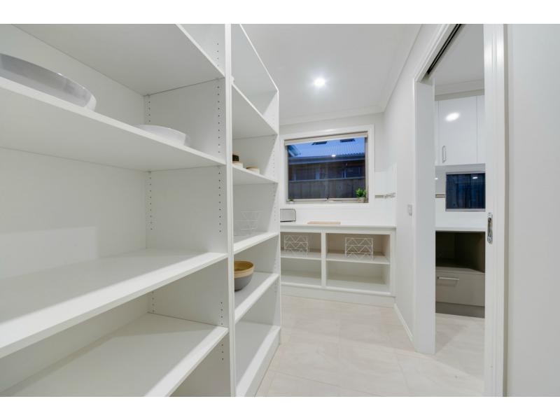 L518 Amazing New Clyde Springs Estate, Clyde North VIC 3978