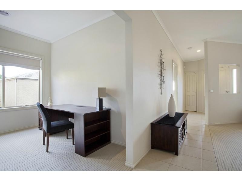 L120 Cougar Crescent, Bloom, Clyde North VIC 3978