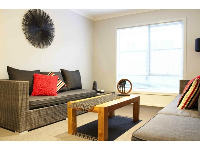 L622 New Clyde Springs Estate, Clyde North VIC 3978