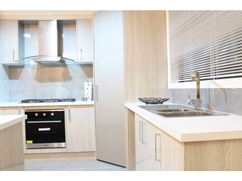 6 Hardwick Place, Officer VIC 3809