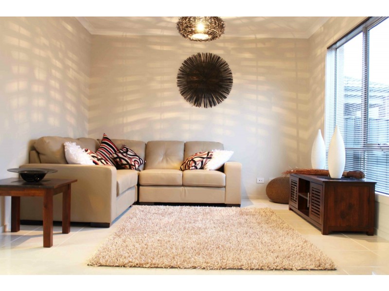 - MANHATTAN DESIGN St, Cranbourne VIC 3977