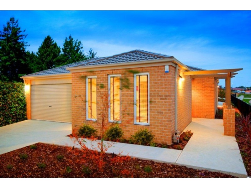 - TOPAZ DESIGN St, Cranbourne West VIC 3977