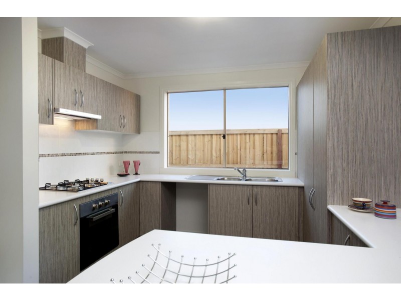 - FIONA A LA MODE DESIGN St, Cranbourne VIC 3977