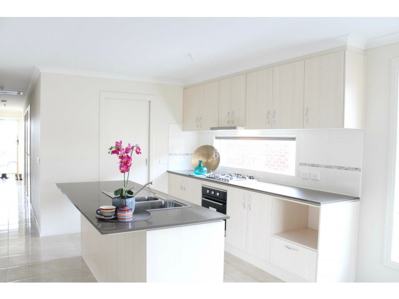 - THE BLOCK DESIGN St, Cranbourne VIC 3977