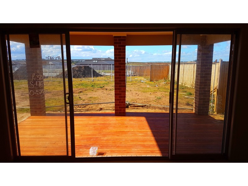 Lot 543 Heather Grove St, Clyde North VIC 3978