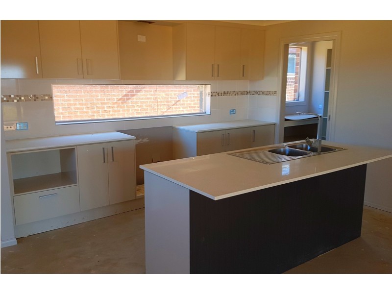 Lot 543 Heather Grove St, Clyde North VIC 3978