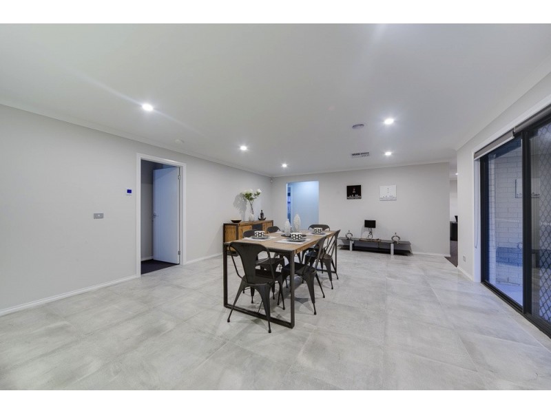 1514 Belmond Avenue, Clyde VIC 3978