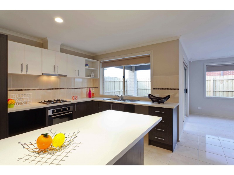 1 Annabella Street/Cameron Street, Cranbourne East VIC 3977