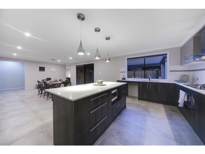 13 Marwick Street, Carrum Downs VIC 3201