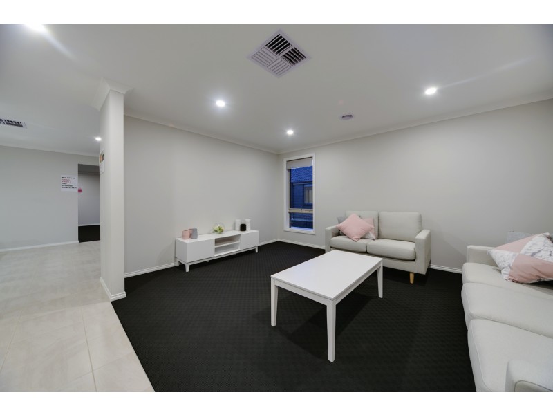 33 Chesterfield Avenue, Warragul VIC 3820