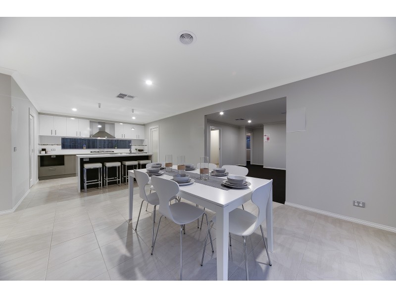 33 Chesterfield Avenue, Warragul VIC 3820