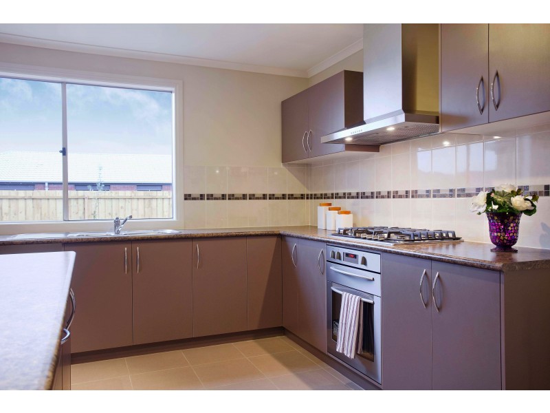 3 Appleporch Way, Drouin VIC 3818