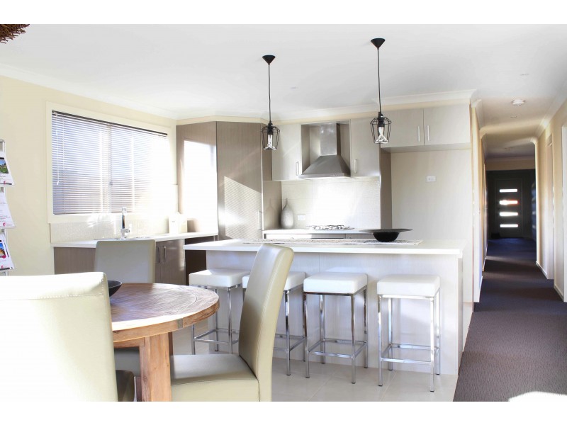 218 Nest Circuit, Cranbourne VIC 3977