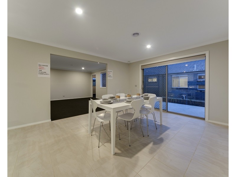 432 Villager Street, Cranbourne East VIC 3977