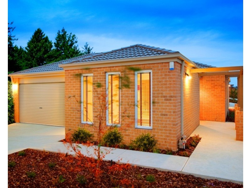 246 Evans Rd, Cranbourne West VIC 3977