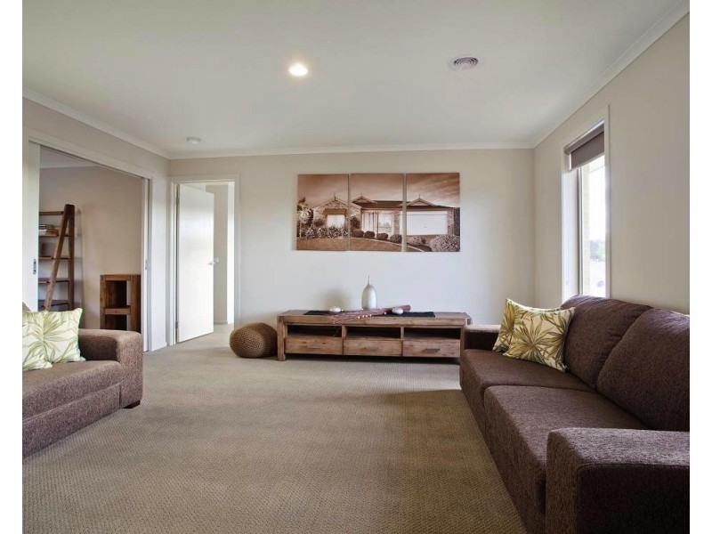 LOT 2 NICKELL COURT, Drouin VIC 3818