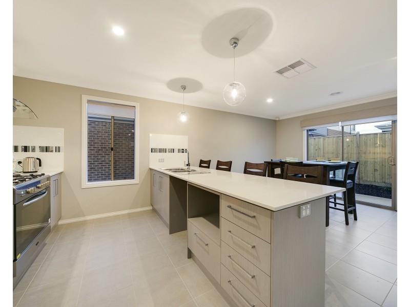 LOT 1433 MERIDIAN ESTATE, Clyde North VIC 3978