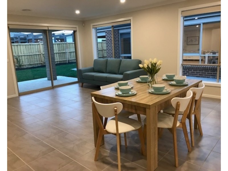 LOT 1035 LOCHAVEN ESTATE, Cranbourne West VIC 3977