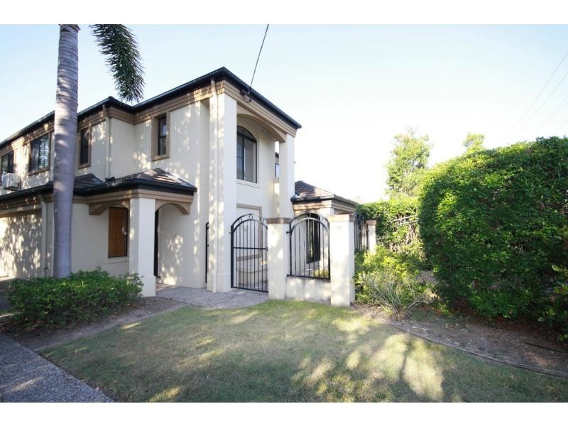 1/68 Broad Street, Labrador QLD 4215