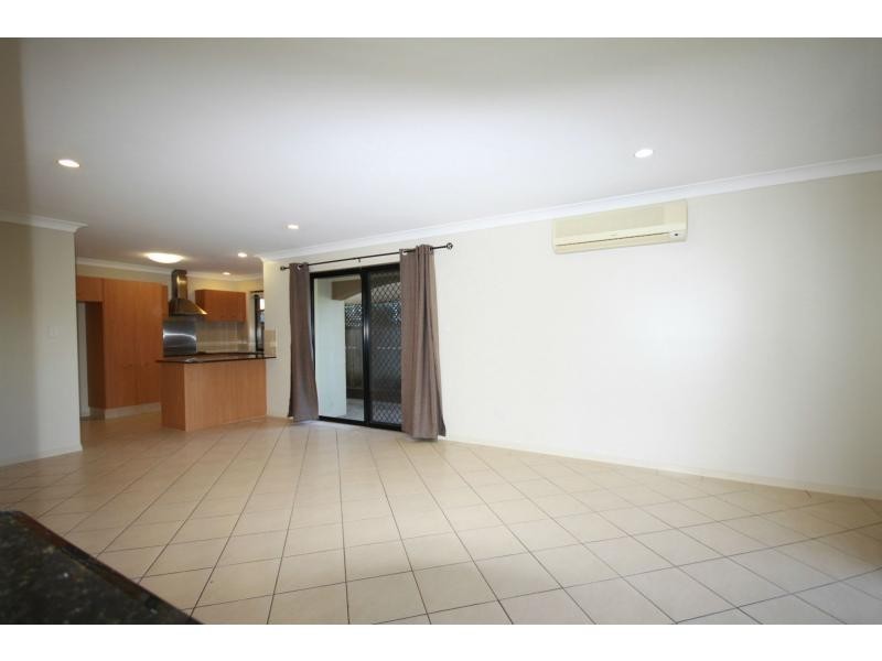 1/68 Broad Street, Labrador QLD 4215