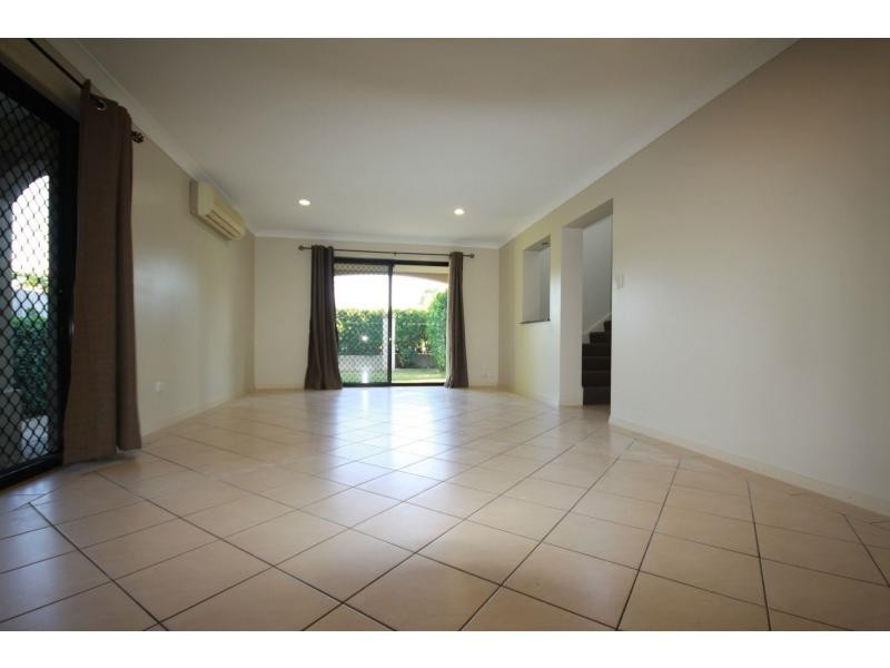 1/68 Broad Street, Labrador QLD 4215