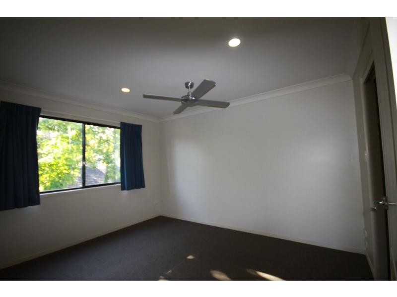 1/68 Broad Street, Labrador QLD 4215