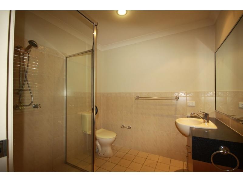 1/68 Broad Street, Labrador QLD 4215