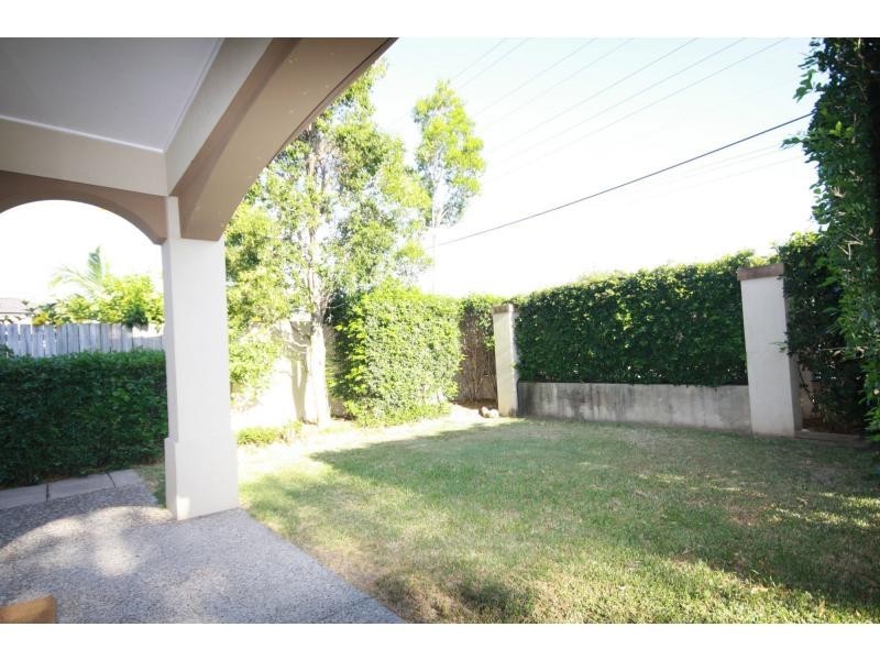 1/68 Broad Street, Labrador QLD 4215