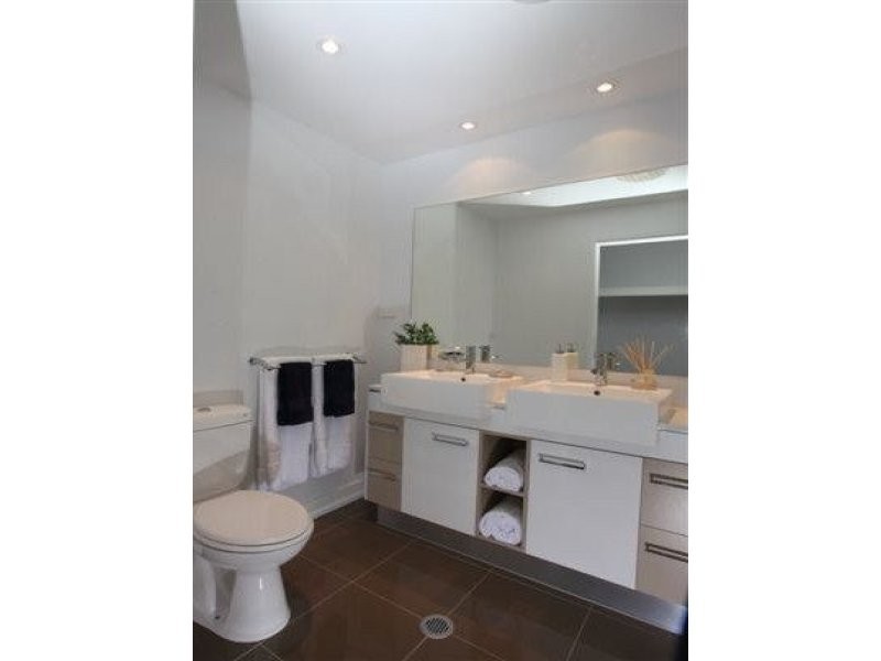 7/430 Pine Ridge Road, Runaway Bay QLD 4216