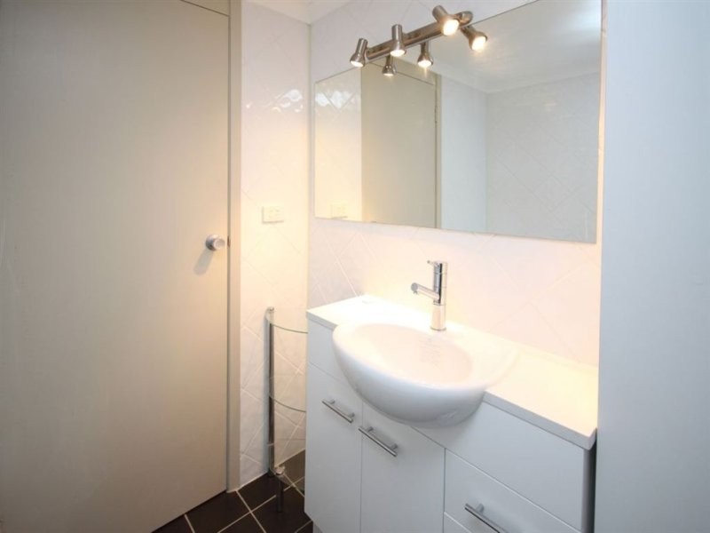 6/490 Marine Parade, Biggera Waters QLD 4216