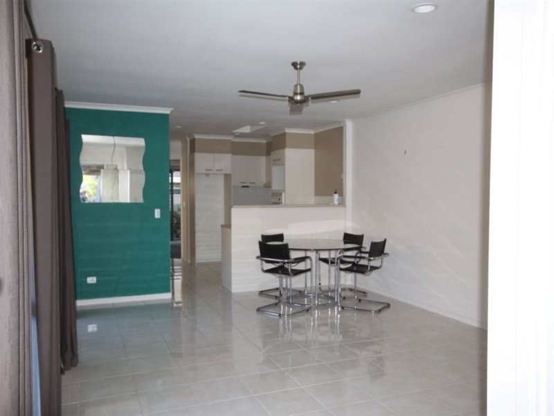 1/5 Cawthray Street, Biggera Waters QLD 4216