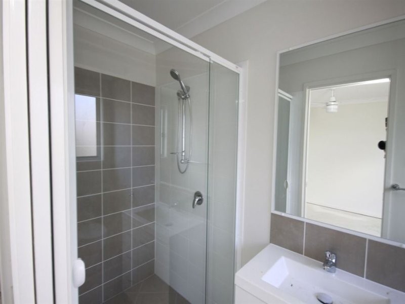 1/2 Jones Street, Coomera QLD 4209