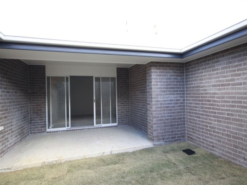 1/2 Jones Street, Coomera QLD 4209