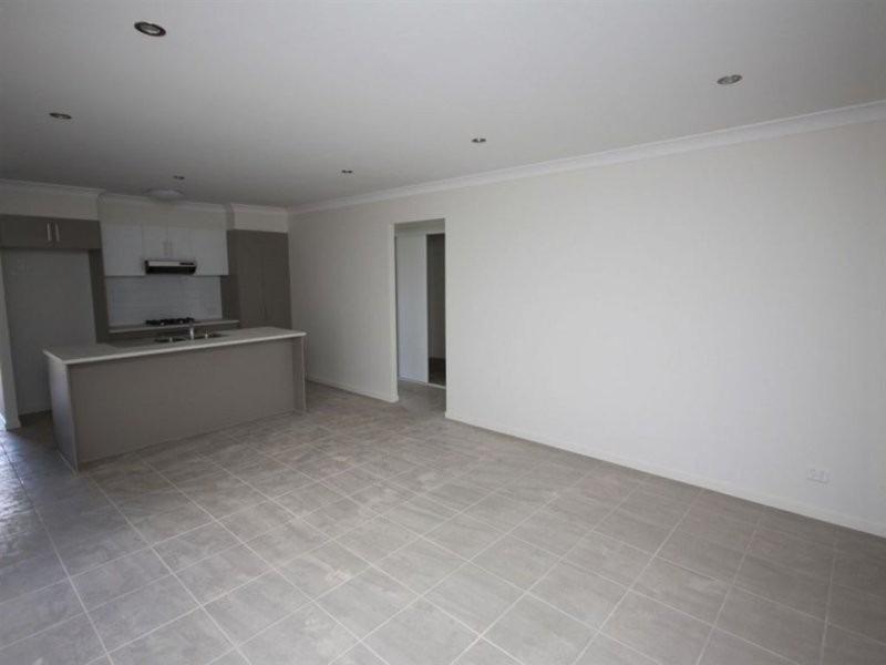 1/2 Jones Street, Coomera QLD 4209