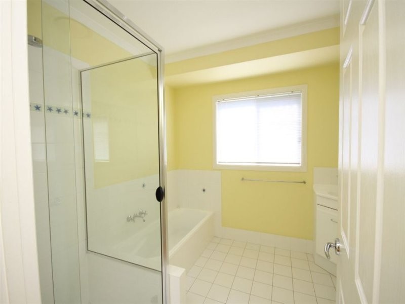 22 Mungala Street, Hope Island QLD 4212