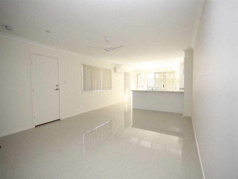 1/50 Bellagio Crescent, Coomera QLD 4209